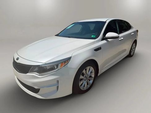 Used 2018 Kia Optima LX w/ 17" Alloy Wheels Package FWD image 7