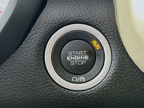 Used 2022 RAM 1500 Laramie AWD/4WD image 28
