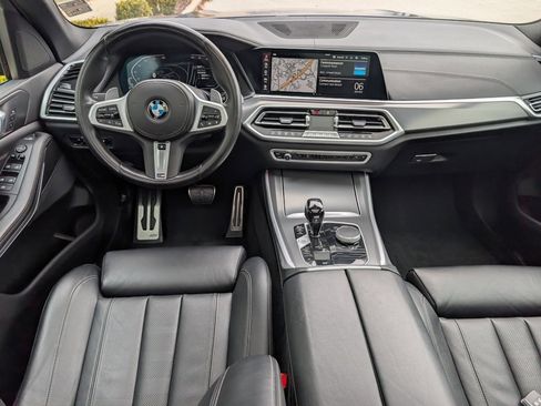 Used 2022 BMW X5 xDrive40i w/ M Sport Package image 12