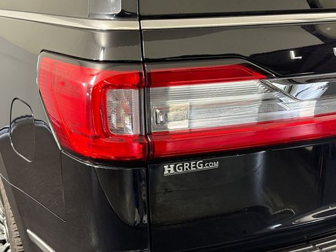 Used 2019 Lincoln Navigator Reserve w/ Cargo Package AWD/4WD image 36
