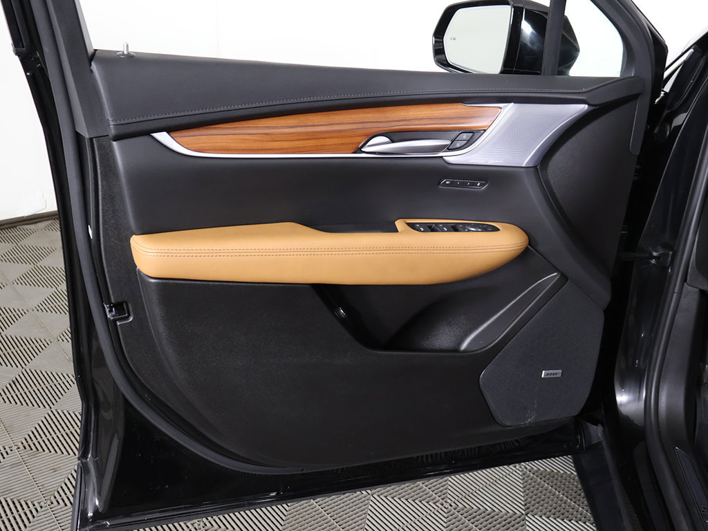Used 2025 Cadillac XT5 Premium Luxury w/ LPO, Floor Liner Package AWD/4WD image 28
