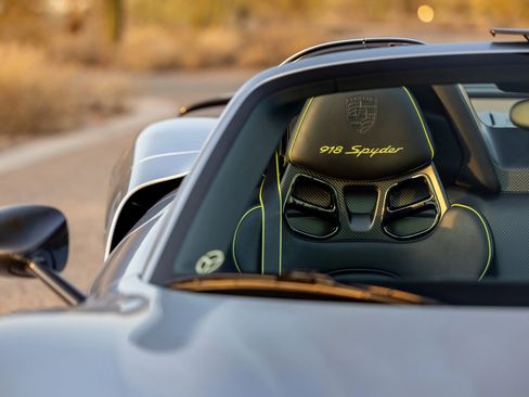 Used 2015 Porsche 918 Spyder AWD/4WD image 18