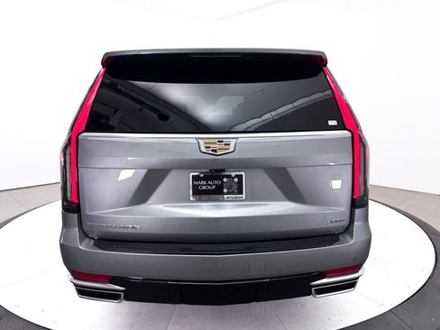 Used 2023 Cadillac Escalade ESV Premium Luxury w/ Performance Package AWD/4WD image 19