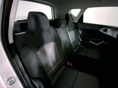 Certified 2025 Kia Soul LX w/ LX Technology Package FWD image 23