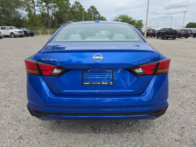 Used 2025 Nissan Altima 2.5 SV FWD image 5