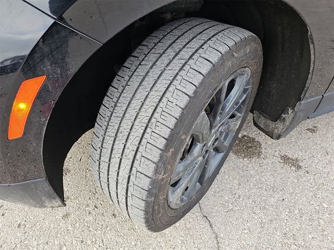 Certified 2023 Chevrolet Equinox RS image 34