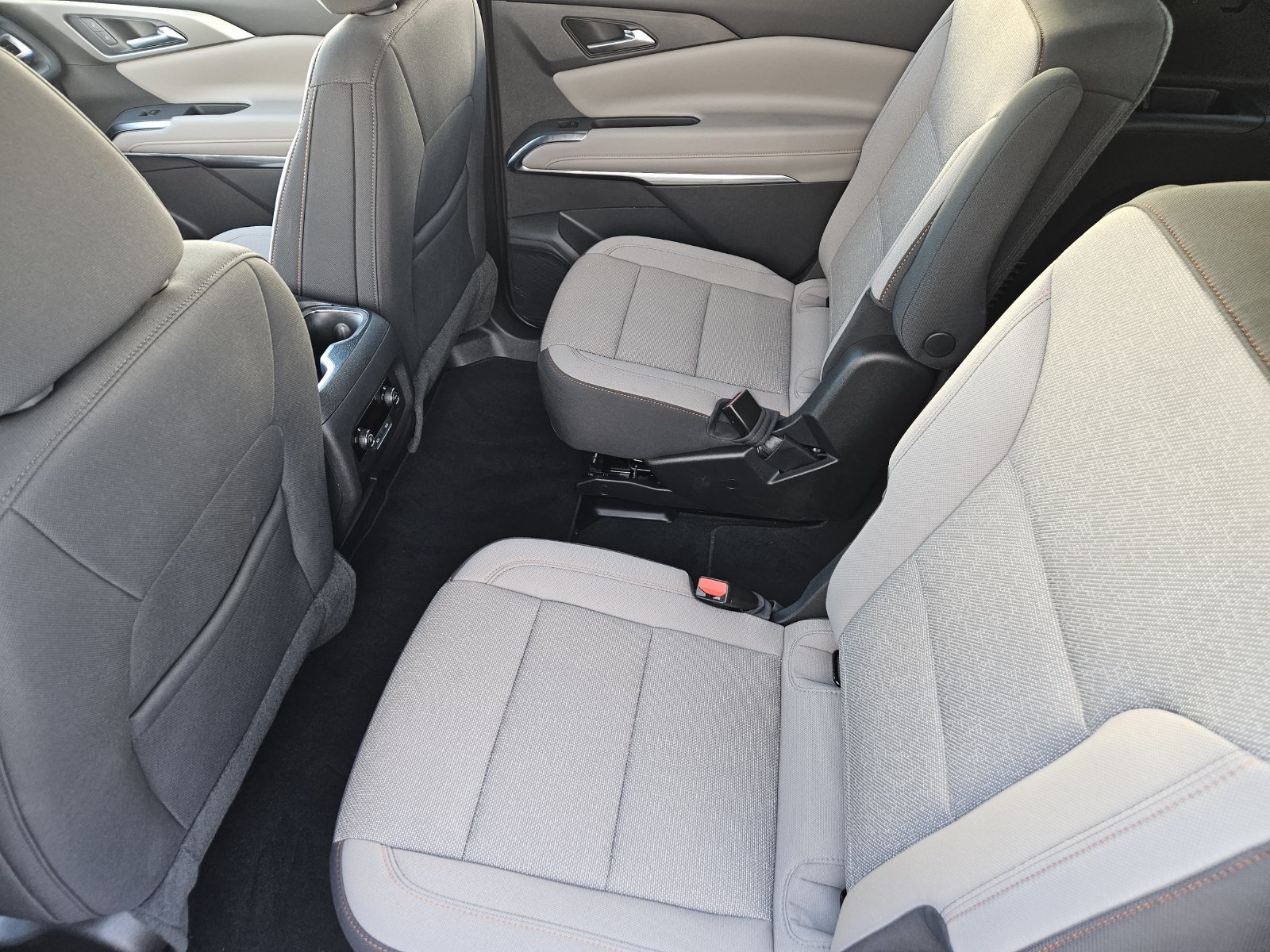 New 2027 Chevrolet Traverse LT w/ Midnight/Sport Edition FWD image 25