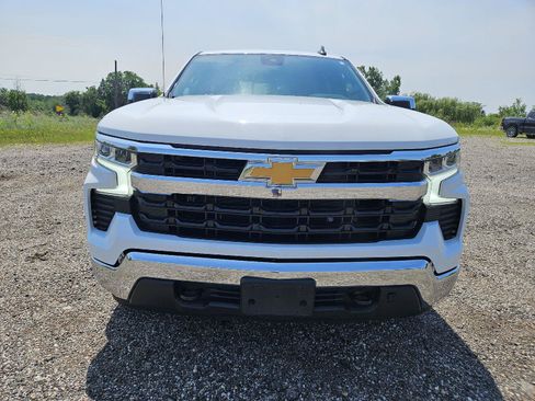 Used 2024 Chevrolet Silverado 1500 LT w/ Convenience Package II AWD/4WD image 2