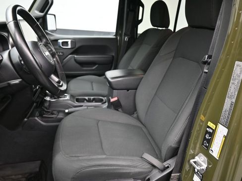 Used 2022 Jeep Gladiator Sport AWD/4WD image 19