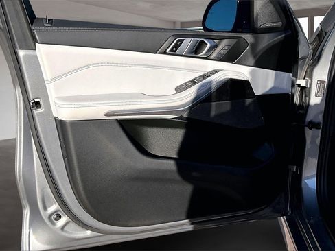 Used 2024 BMW X5 xDrive40i w/ M Sport Package image 18