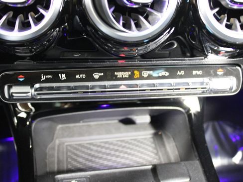 Used 2025 Mercedes-Benz CLA 250 4MATIC image 28