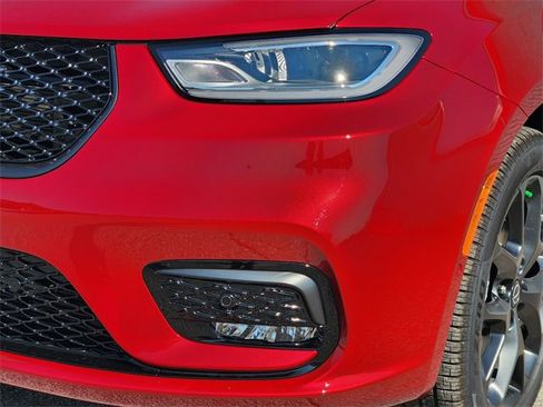 New 2026 Chrysler Pacifica Limited w/ S Appearance Package image 6