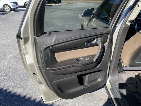 Used 2015 GMC Acadia SLT w/ Technology Package image 13