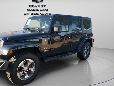 Used 2018 Jeep Wrangler Unlimited Sahara image 3