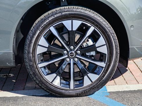 Certified 2026 Volvo XC60 B5 Plus w/ Climate Package image 11