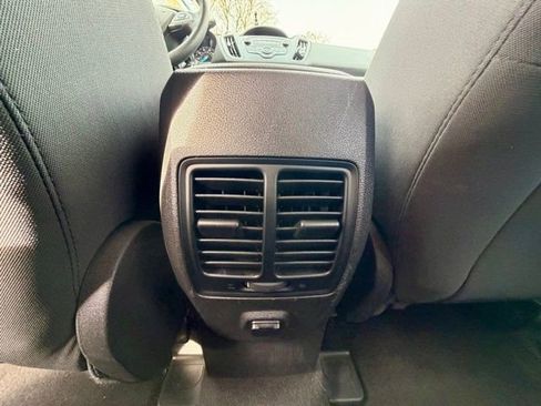 Used 2018 Ford Escape SE image 15