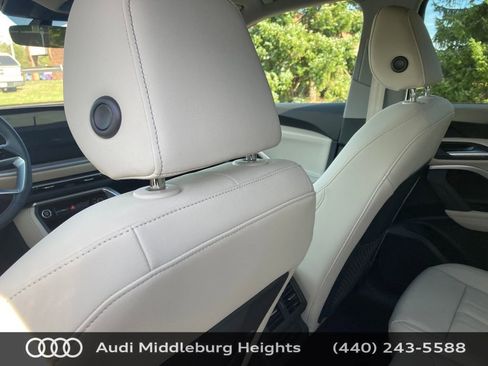 Used 2025 Audi Q5 Premium w/ Convenience Package image 32