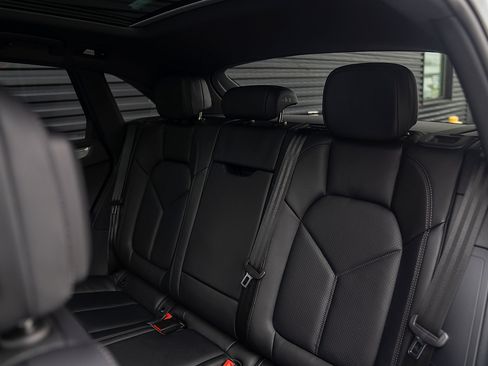 Certified 2026 Porsche Macan image 22