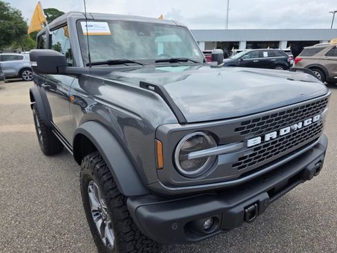 Certified 2025 Ford Bronco Badlands AWD/4WD image 2