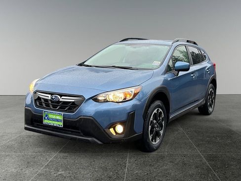 Used 2021 Subaru Crosstrek 2.0i Premium image 3