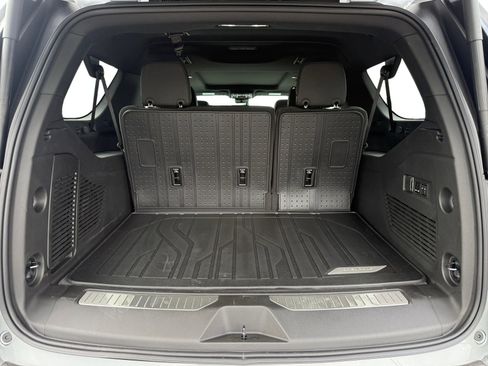 New 2026 Chevrolet Suburban High Country AWD/4WD image 17