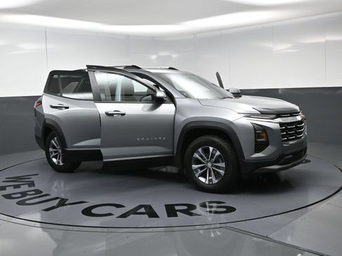 Used 2025 Chevrolet Equinox LT w/ Convenience Package II AWD/4WD image 25