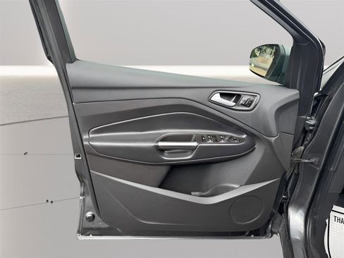 Used 2019 Ford Escape Titanium w/ U9j03 - Titanium Tow Package image 15