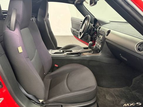 Used 2009 MAZDA MX-5 Miata Touring RWD image 12