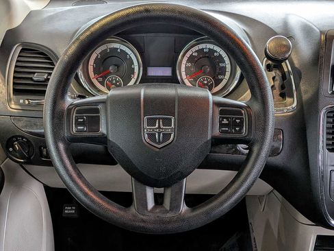 Used 2013 Dodge Grand Caravan American Value Package image 20