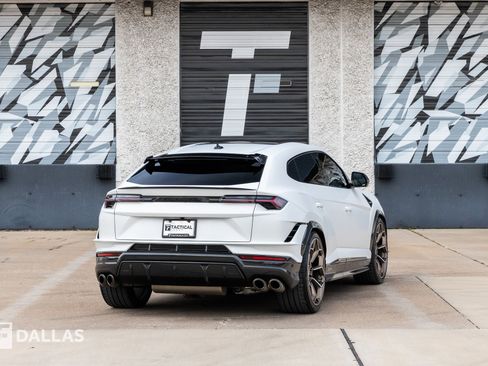 Used 2023 Lamborghini Urus Performante image 18