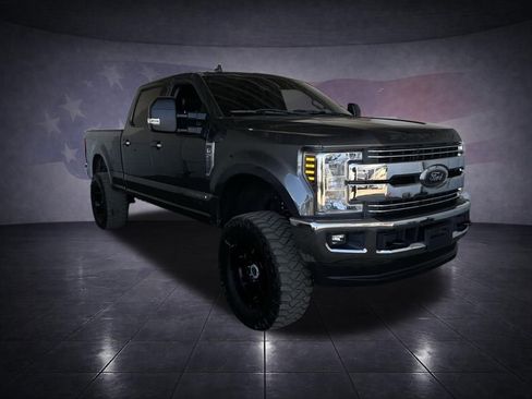Used 2019 Ford F250 Lariat w/ Lariat Ultimate Package AWD/4WD image 7