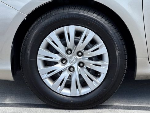 Used 2014 Toyota Camry LE FWD image 12