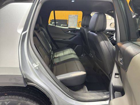 Used 2025 Chevrolet Equinox LT w/ Convenience Package II image 20