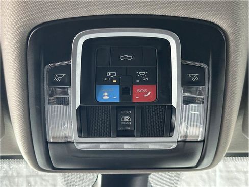 Used 2024 RAM 2500 Laramie AWD/4WD image 26