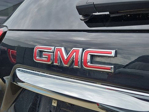 Used 2023 GMC Terrain SLE w/ Driver Convenience Package FWD image 8