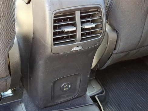 Certified 2022 Ford Escape SE w/ SE Sport Appearance Package image 10