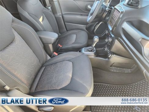 Used 2023 Jeep Renegade Latitude image 13