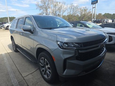 Used 2023 Chevrolet Suburban LS image 10
