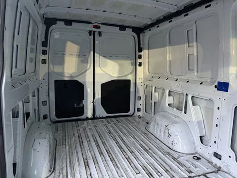 Used 2019 Mercedes-Benz Sprinter 2500 image 18
