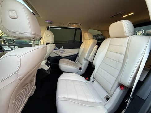 Used 2021 Mercedes-Benz GLS 580 4MATIC image 31