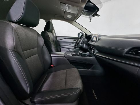 Used 2024 Nissan Rogue SV image 30