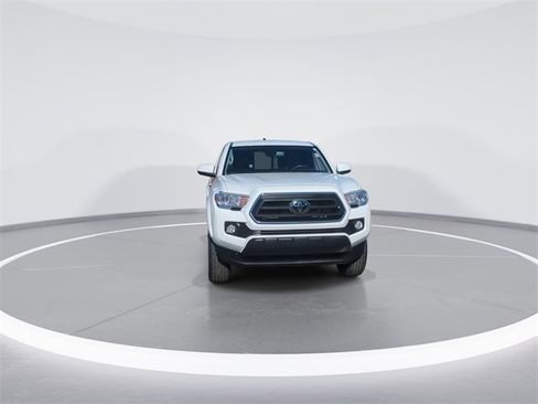 Used 2022 Toyota Tacoma TRD Off-Road image 3