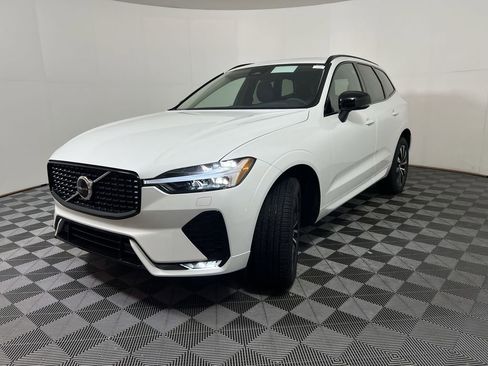 Certified 2025 Volvo XC60 B5 Core w/ Climate Package image 6