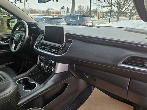 Certified 2023 GMC Yukon XL SLT image 11