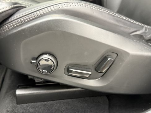 Certified 2023 Volvo XC60 B5 Ultimate AWD/4WD image 26