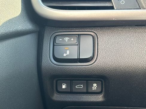 Used 2018 Kia Optima S image 23