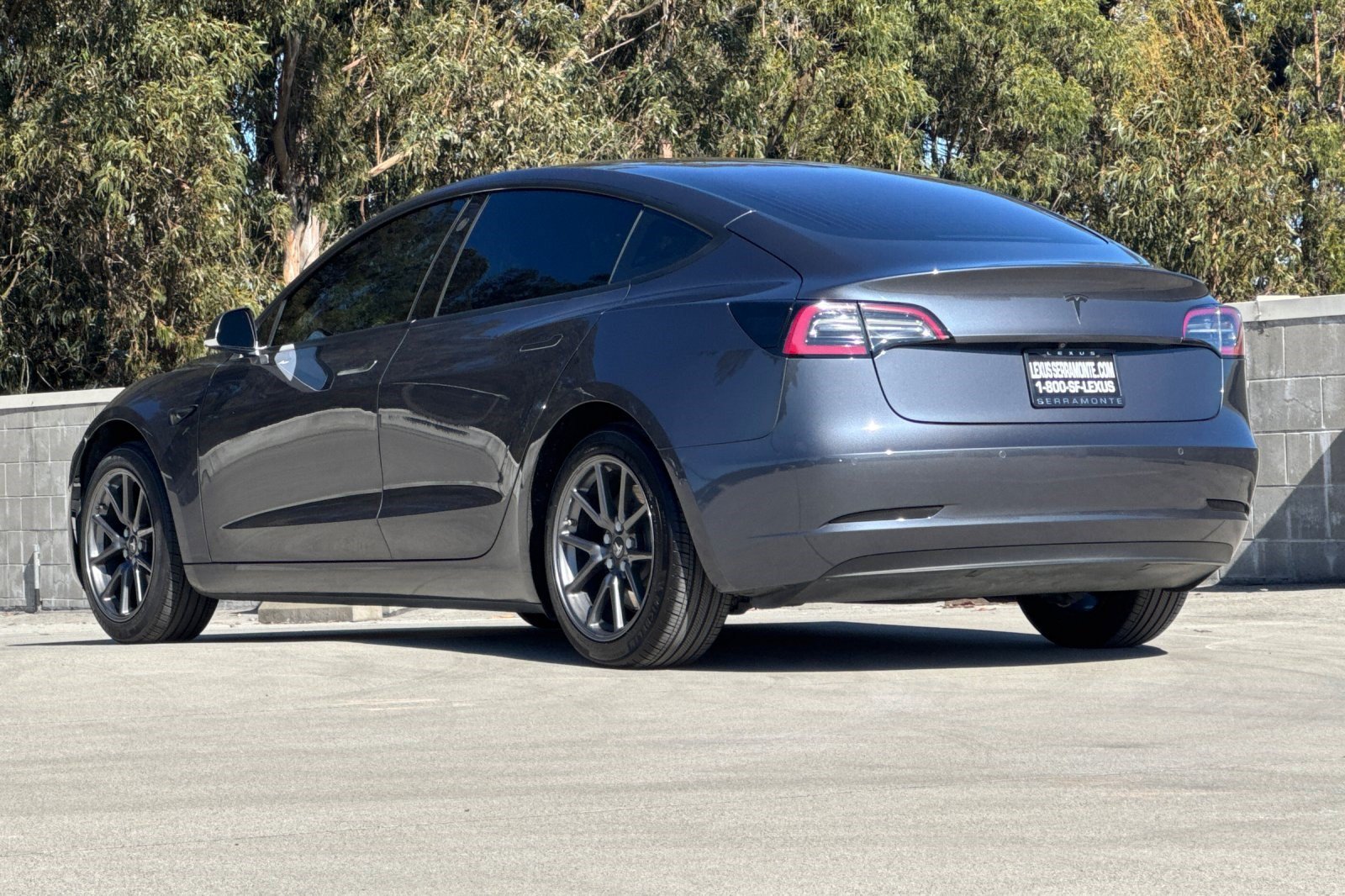 Used 2018 Tesla Model 3 Long Range RWD image 3
