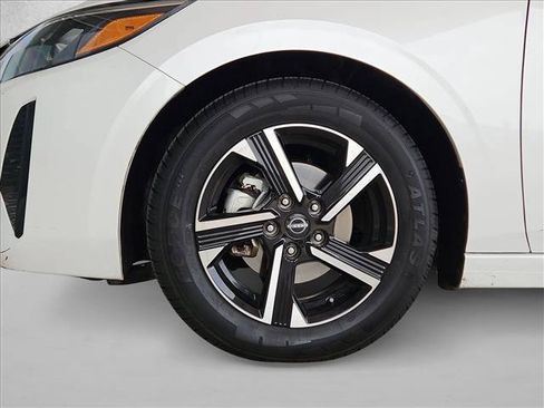 Used 2024 Nissan Sentra SV FWD image 23