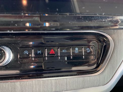 Used 2025 Ford Expedition Platinum w/ Platinum Ultimate Package image 9