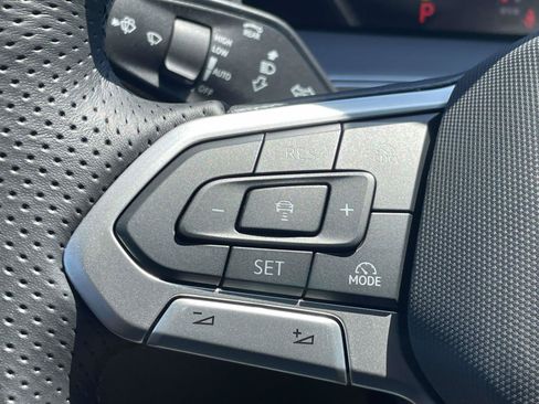 New 2026 Volkswagen Tiguan SE R-Line FWD image 20